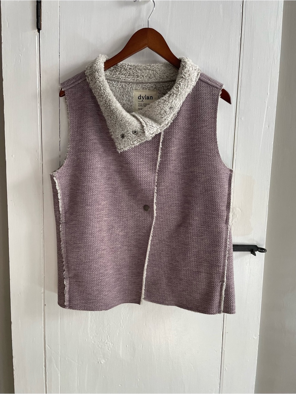 Dylan Los Angeles Distressed Bonded Faux Sherpa Snap Vest in Lavender Size M